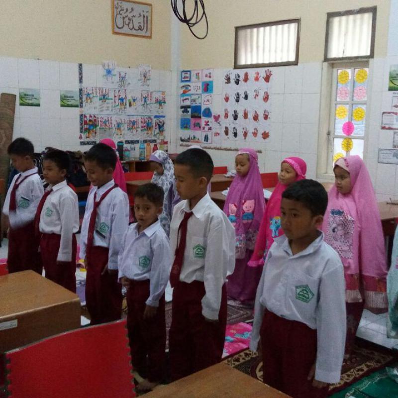 Saat Qomat Bersiap Sholat Dhuha